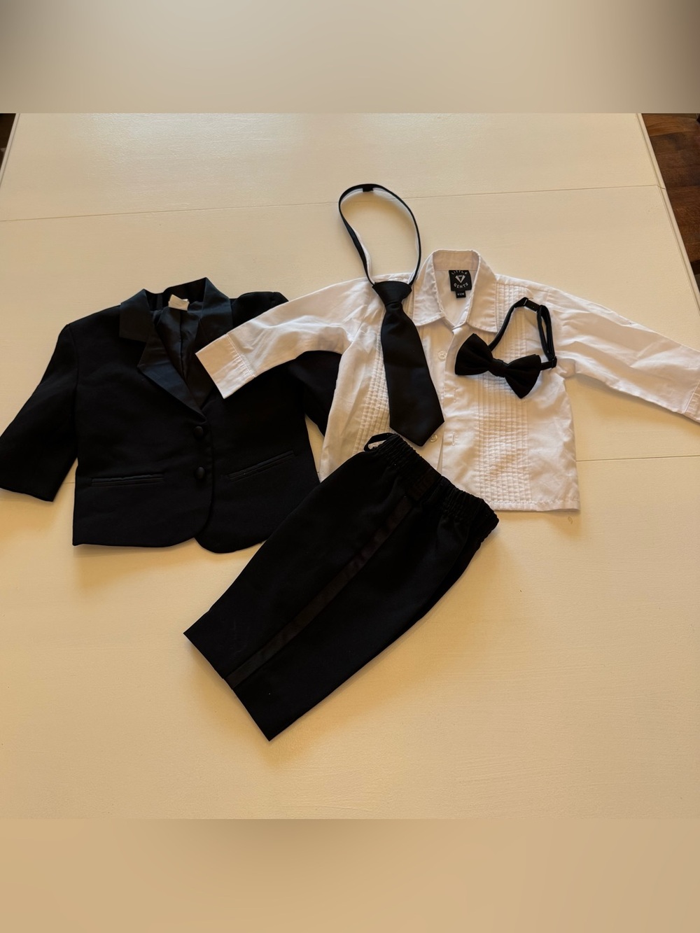 Little Gents Boys Formal Tuxedo Set with White Shirt Necktie Bow Tie 6-12months